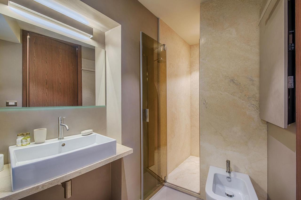 Residenza D'Epoca Le Aquile Bed & Breakfast Siena Bagian luar foto