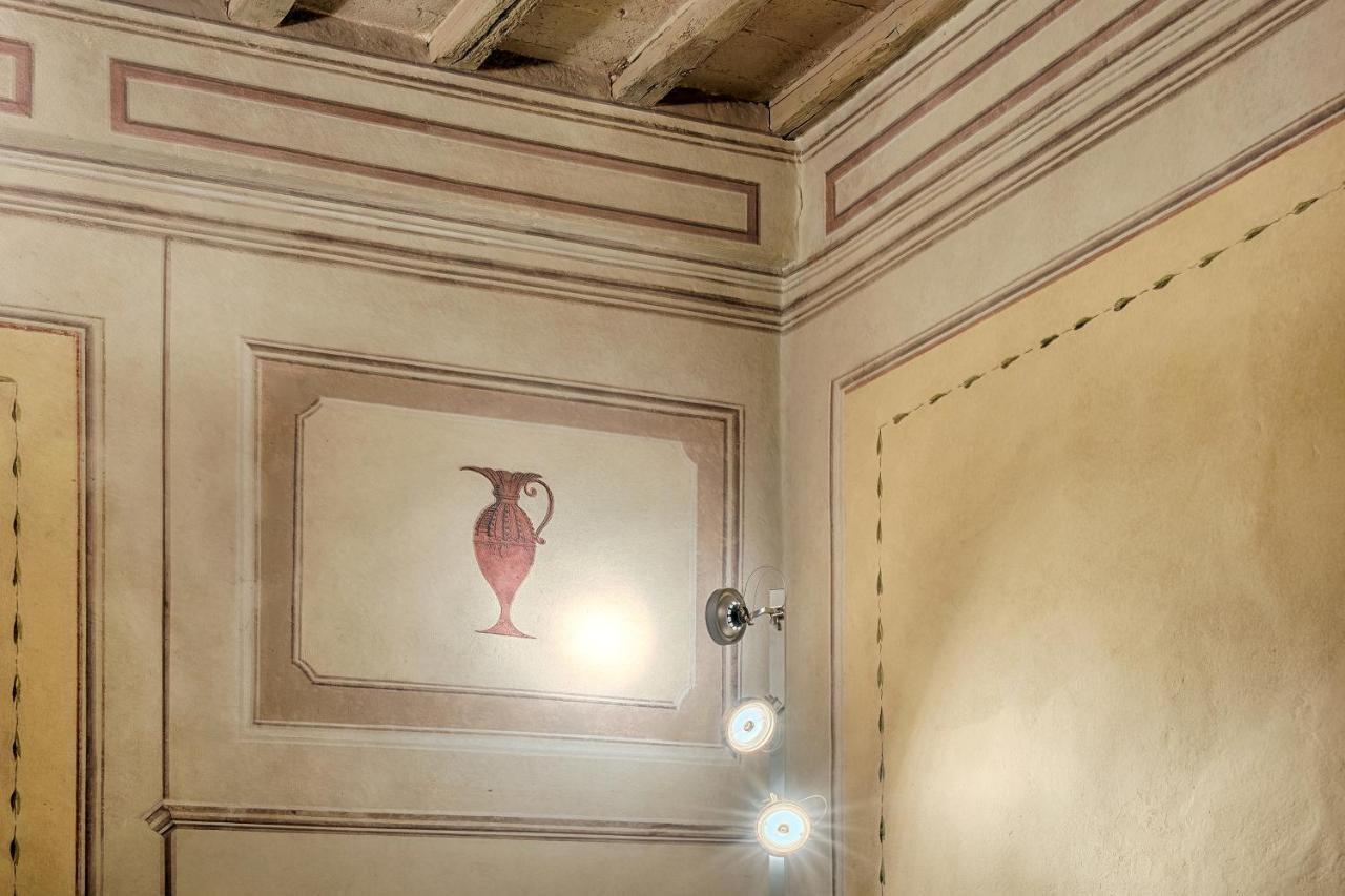 Residenza D'Epoca Le Aquile Bed & Breakfast Siena Bagian luar foto