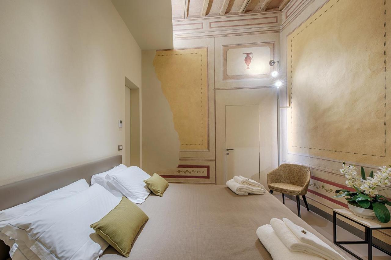 Residenza D'Epoca Le Aquile Bed & Breakfast Siena Bagian luar foto